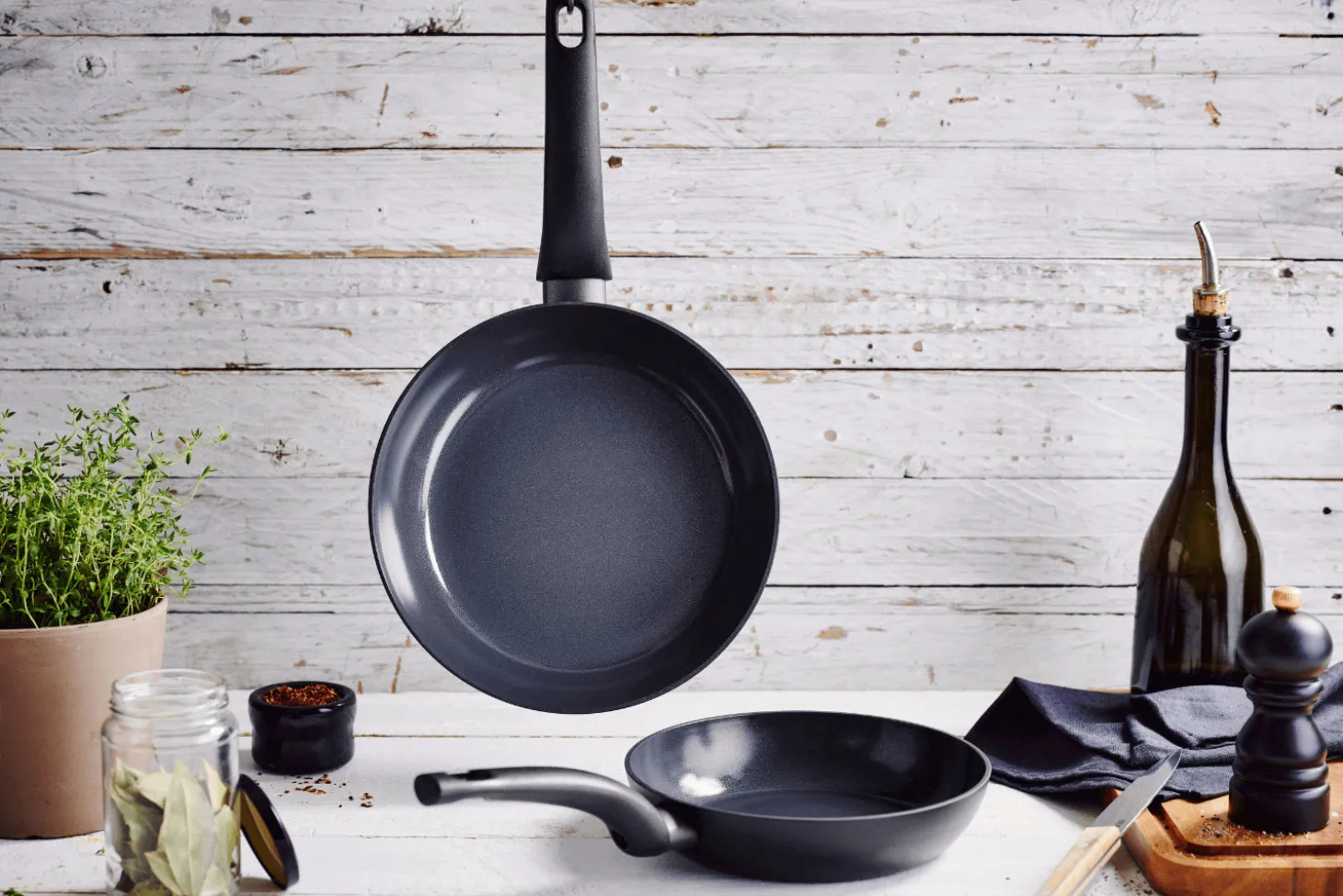 Poêle à frire antiadhérente Beka Kuro en aluminium noir 28cm
