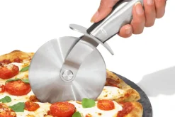 Roulette à pizza OXO Steel diamètre 10cm en acier inoxydable