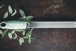 Râpe-zesteur Microplane Premium Classic Vert Sauge - 20,3cm