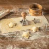 Set de 2 emporte pièces à biscottini Marcato motifs étoiles et fleurs