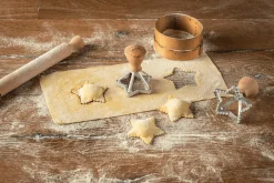 Set de 2 emporte pièces à biscottini Marcato motifs étoiles et fleurs