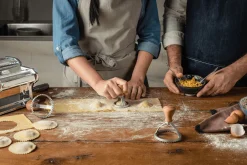 Set de 2 emporte pièces à raviolis Marcato motifs ronds et carrés