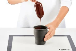 Set de 4 moules à glace Lékué Classic Creamy + pot en silicone noir