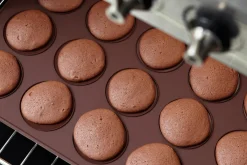 Set pour 24 macarons Lékué avec recettes incluses