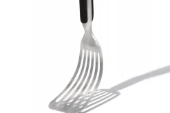 Spatule ajourée flexible OXO 37cm spéciale barbecue