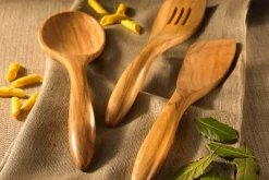Spatule de cuisine Bérard Terra faite main en olivier 32cm
