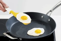Spatule à oeuf Joseph Joseph Elevate avec reposoir intégré