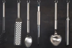 Spatule Rösle coudée perforée en silicone et acier inoxydable 32cm