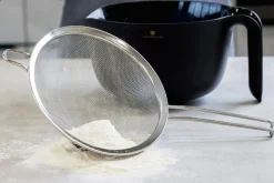 Tamis rond MasterClass à mailles fines en acier inoxydable 18cm