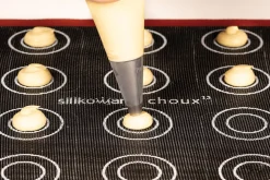 Tapis de cuisson Silikomart éclair et choux en silicone professionnel et fibres de verre micro-perforées 30x40cm