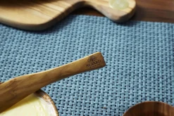 Tartineur courbe Bérard fait main en olivier 15,5cm