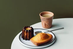 Tasse Revol Cappuccino Froissé 18cl en porcelaine Terre de Sienne