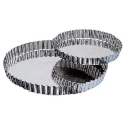 Tourtière cannelée en fer blanc