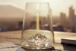 Verre à spiritueux long Alaskan Maker Topographic Vésuve en verre cristallin