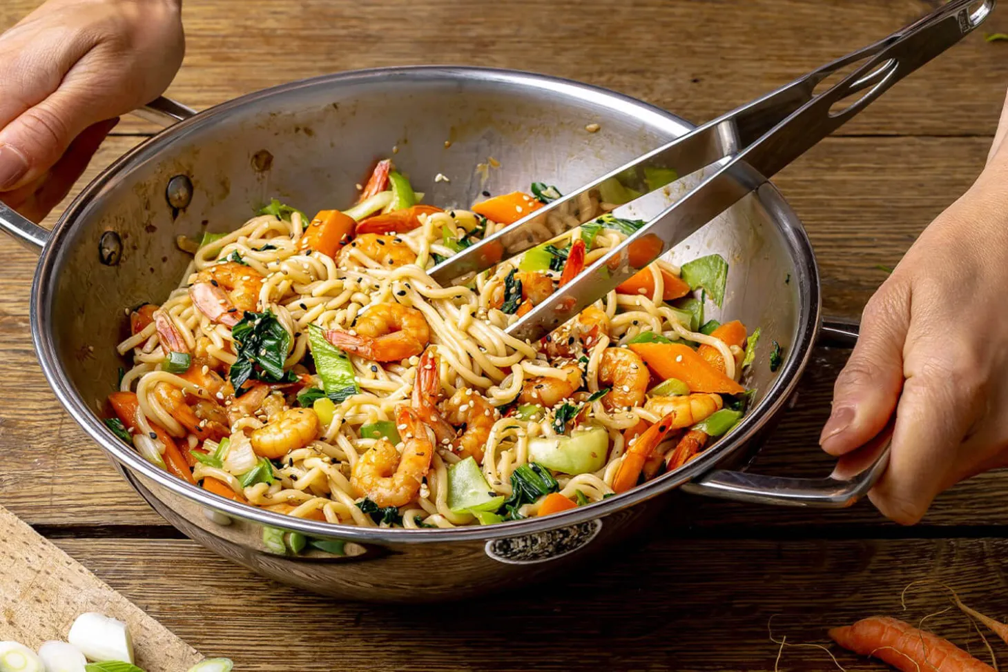 Wok Cristel Castel'Pro 28cm en acier inoxydable 18/10 3 ply 2 anses fixes avec couvercle