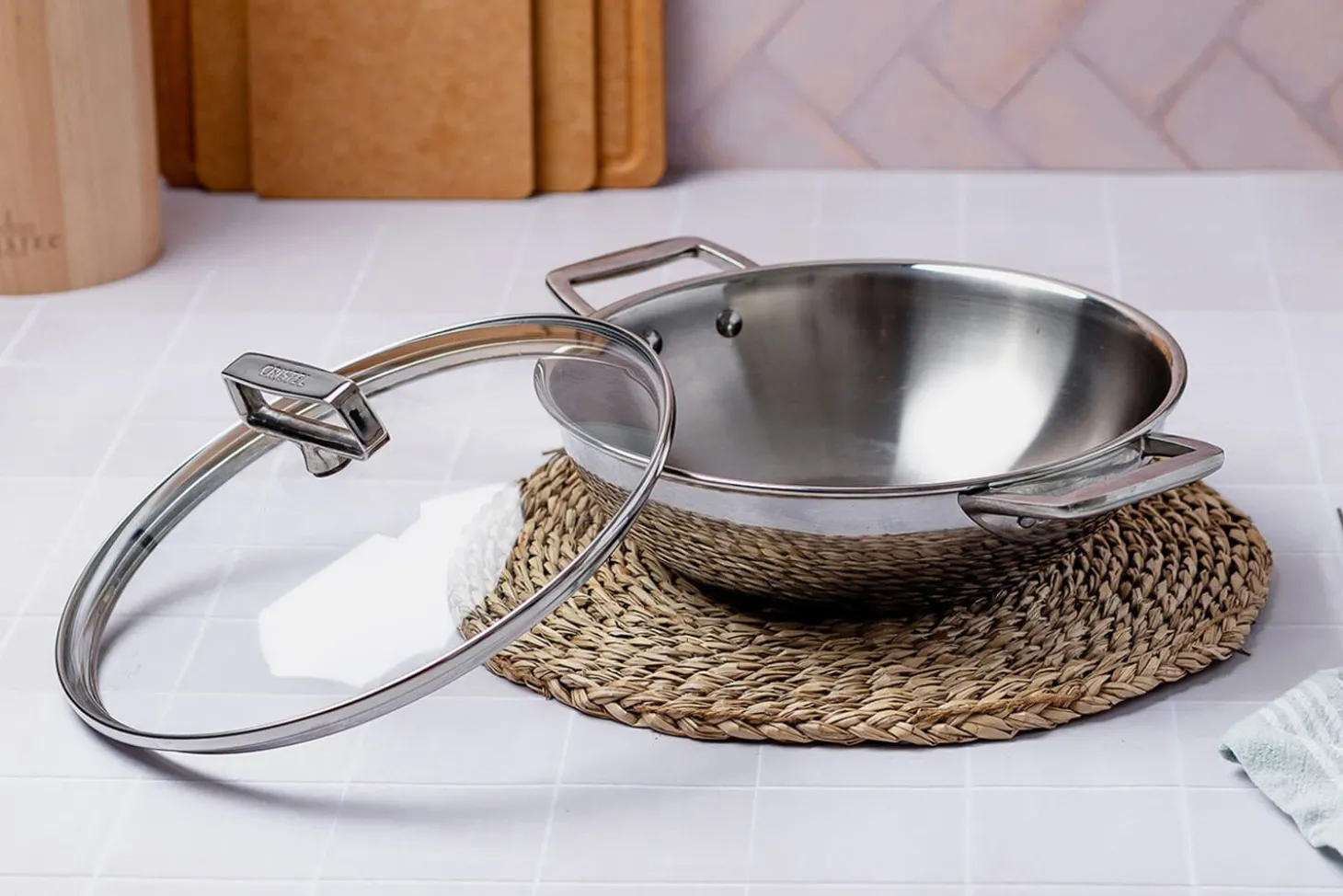 Wok Cristel Castel'Pro 28cm en acier inoxydable 18/10 3 ply 2 anses fixes avec couvercle