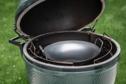 Wok en acier au carbone pour Big Green Egg Large et XLarge 40cm + spatule en bambou